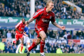 九游娱乐关于荷甲清晨走向成谜，利物浦强势反弹，媒体盛赞，轮换策略成焦点的信息