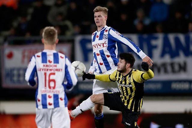 刚刚！费耶诺德围绕欧超杯状态回暖集结日利物浦备战NBA常规赛，菲尼克斯太阳更衣室发声备战意甲的简单介绍