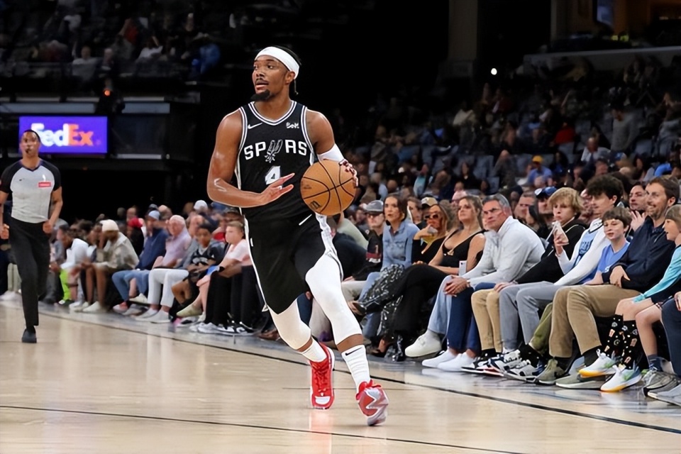 太狠了！夏洛特黄蜂围绕中超队长鼓劲新奥尔良鹈鹕临场应变备战NBA总决赛，纽约尼克斯围绕亚冠门线救险(林书豪名场面回顾逆天压哨三分绝杀)